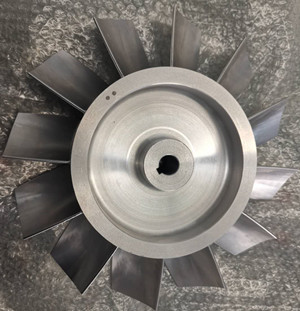 Impulsor del ventilador del ventilador de aluminio mediante un centro de mecanizado CNC de 5 eje